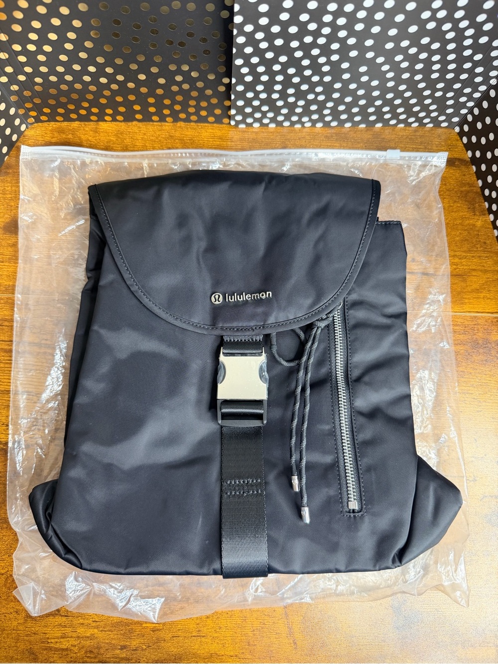 Lululemon Drawstring Bucket Backpack 10L
Black (First Release)